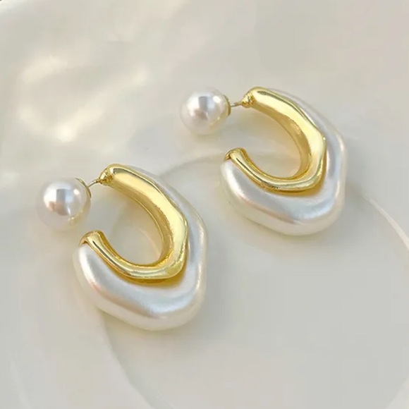 ✨3for$38 New Anthro Faux Pearl Reversible Hoop Jacket Earrings - Picture 4 of 14